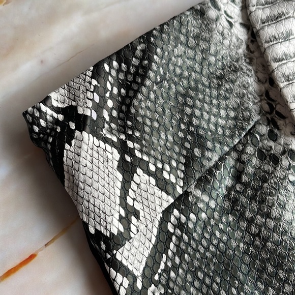 I.AM.GIA | Kelsey bandeau in grey snakeskin - Picture 4 of 9